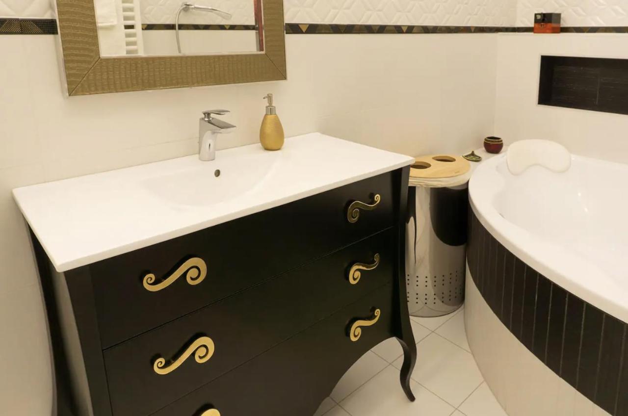 Premium Apartment By Hi5 - Lendvay Palace Budapest Luaran gambar